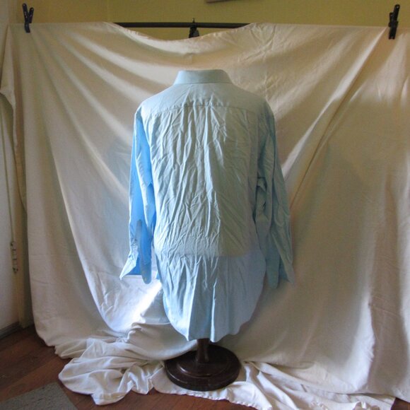 Charles Tyrwhitt Blue Herringbone Button Down Size 17/34 Classic Fit 100% Cotton - Picture 2 of 8